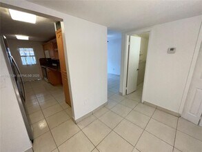 895 W 79th Pl in Hialeah, FL - Building Photo - Building Photo