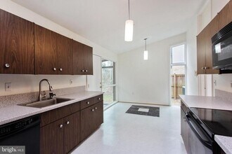 7036 Buxton Terrace in Bethesda, MD - Building Photo - Building Photo