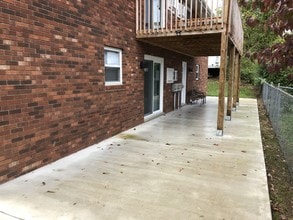 101 Colonial Oaks Dr, Unit B in St. Albans, WV - Foto de edificio - Building Photo