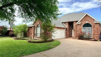 411 Chatham St in Sunnyvale, TX - Building Photo
