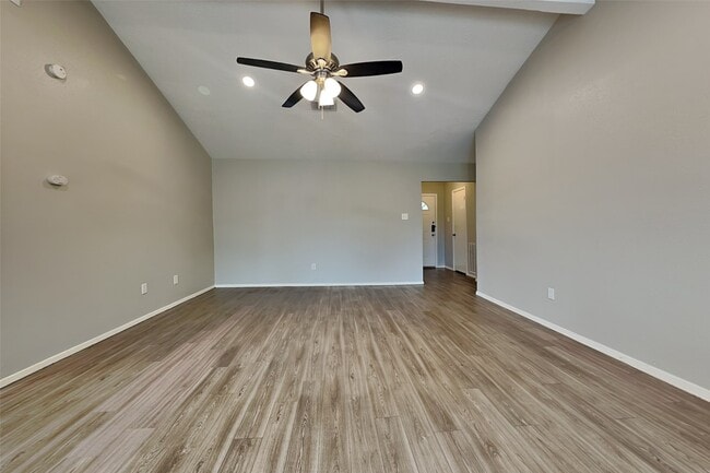 10002 Peachridge Dr in Houston, TX - Building Photo - Building Photo