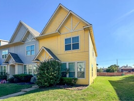 5500 Dolores Pl in Denton, TX - Building Photo