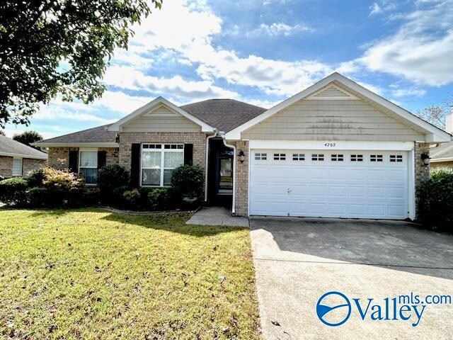 4702 Carrington Blvd SE in Owens Cross Roads, AL - Building Photo