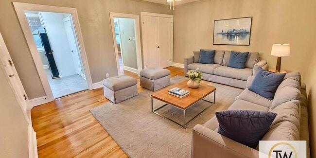 property at 1240 Hawthorne Pl