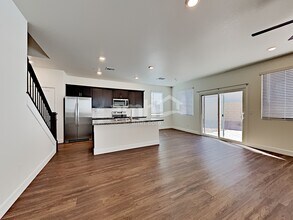 696 N Water St in Henderson, NV - Building Photo - Building Photo