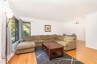 537 Ridge Rd in Wilmette, IL - Building Photo - Building Photo
