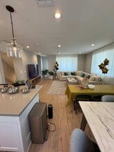 14311 Claro Way, Unit Room #1 in Gardena, CA - Foto de edificio - Building Photo