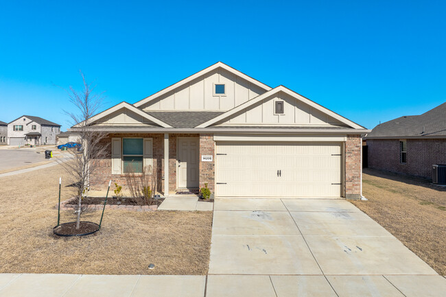 Mobberly Farms in Pilot Point, TX - Building Photo - Building Photo