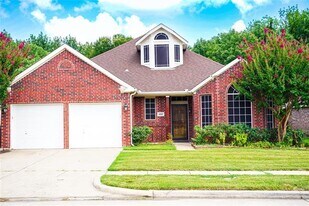 6018 Blue Oak Dr in Garland, TX - Building Photo