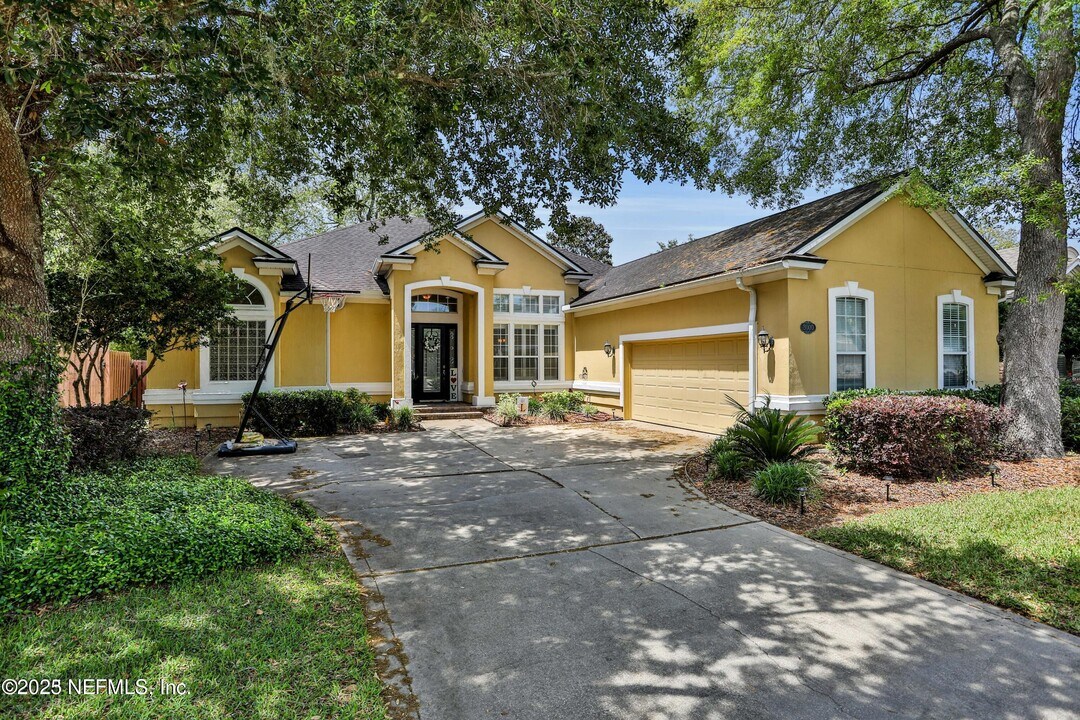 8000 Hampton Park Blvd E in Jacksonville, FL - Building Photo