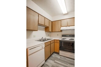Port Crossing Apartments in Portage, IN - Foto de edificio - Building Photo