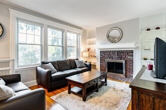 5 Vinal St, Unit 1 in Boston, MA - Foto de edificio - Building Photo