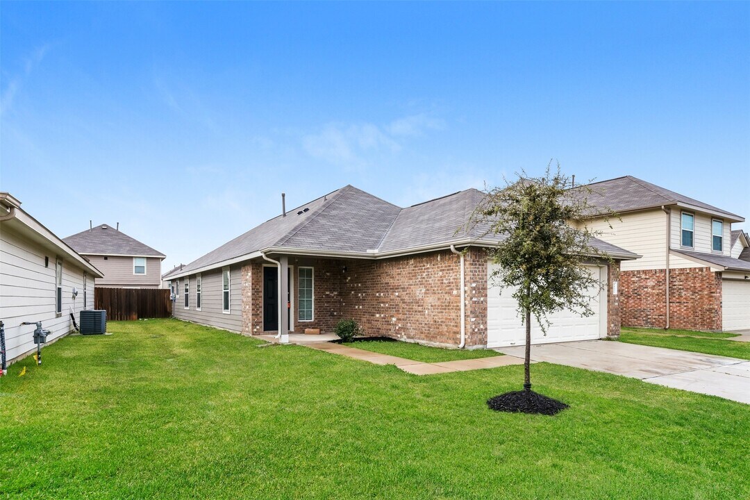 24326 Amaldi Ct in Katy, TX - Building Photo
