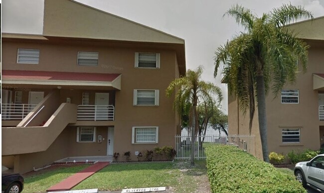 property at 2762 W 60th St