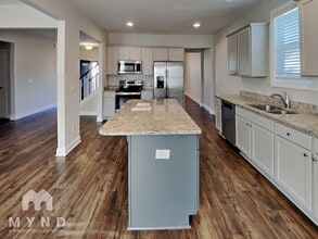 1212 Silver Farm Rd in Raleigh, NC - Foto de edificio - Building Photo