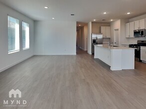 10632 Ysasmendi Rdg in San Antonio, TX - Foto de edificio - Building Photo