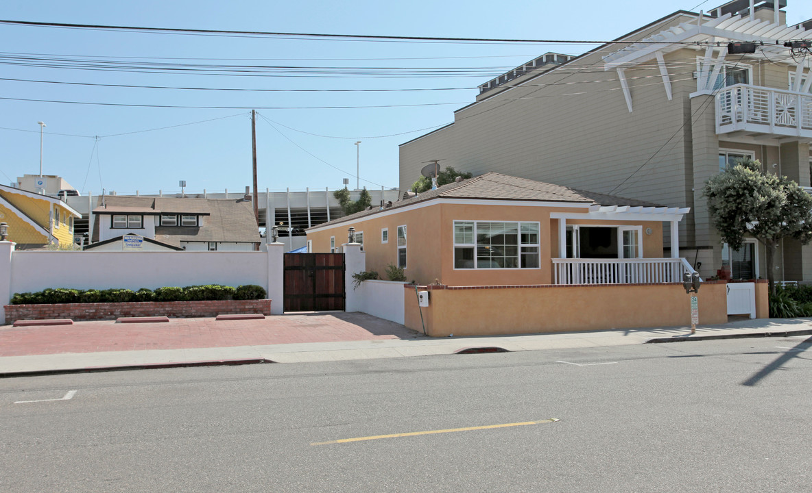 48-68 14th St in Hermosa Beach, CA - Building Photo