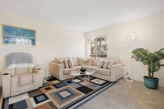 128 Por La Mar Cir in Santa Barbara, CA - Building Photo - Building Photo