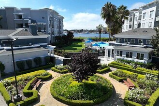 The Landing at Jack London Square in Oakland, CA - Foto de edificio - Building Photo