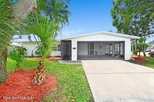 2913 Bayeux Ave in Melbourne, FL - Foto de edificio