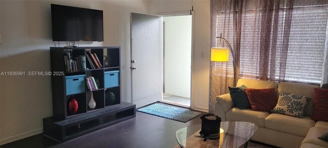 609 NE 13th Ave in Fort Lauderdale, FL - Building Photo - Building Photo