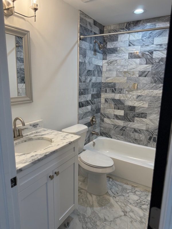 property at 118 Dickson Ct NE