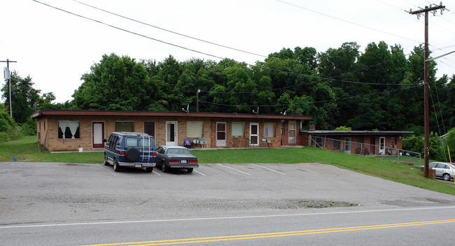 203 Baker Rd in High Point, NC - Building Photo - Building Photo