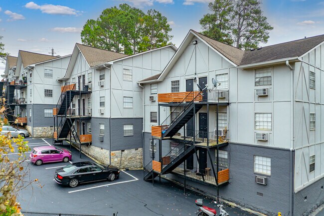 Rio At Lenox in Atlanta, GA - Building Photo - Building Photo