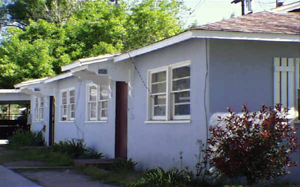 250 E 11th St in San Bernardino, CA - Foto de edificio - Building Photo