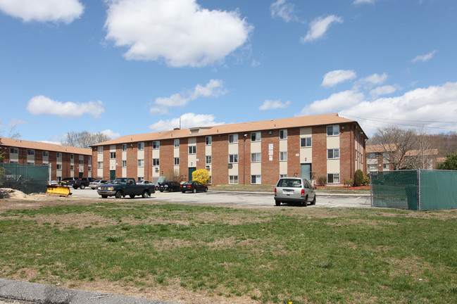 Windham Heights Apartments in Willimantic, CT - Building Photo - Building Photo