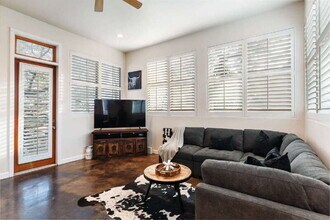 2612 Carnarvon Ln in Austin, TX - Building Photo - Building Photo