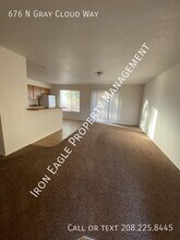 676 N Gray Cloud Way in Meridian, ID - Building Photo - Building Photo