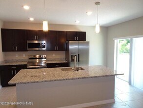 701 Avalon St SE in Palm Bay, FL - Building Photo - Building Photo