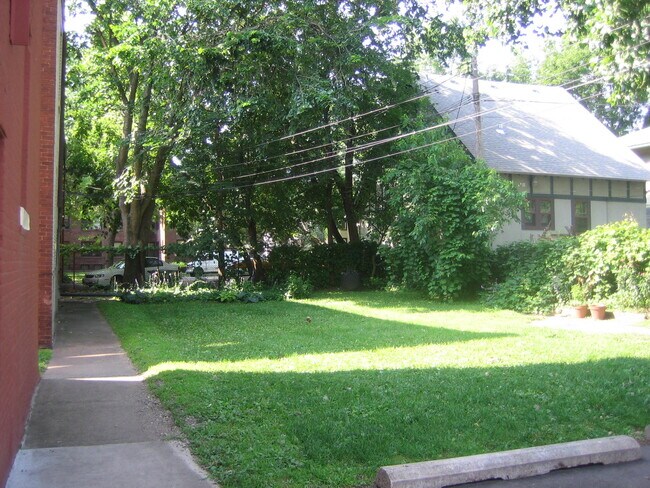 93 N Milton St N, Unit 3 in St. Paul, MN - Building Photo - Building Photo