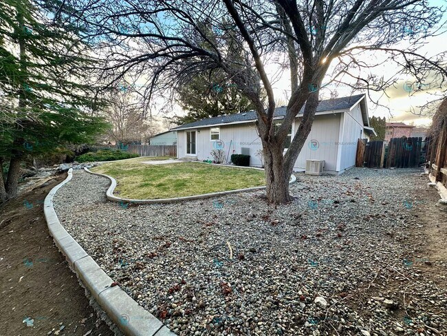 3879 Allen Glen Dr in Reno, NV - Building Photo - Building Photo