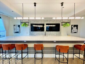 4607 N Broadway St, Unit 412 in Chicago, IL - Building Photo - Building Photo