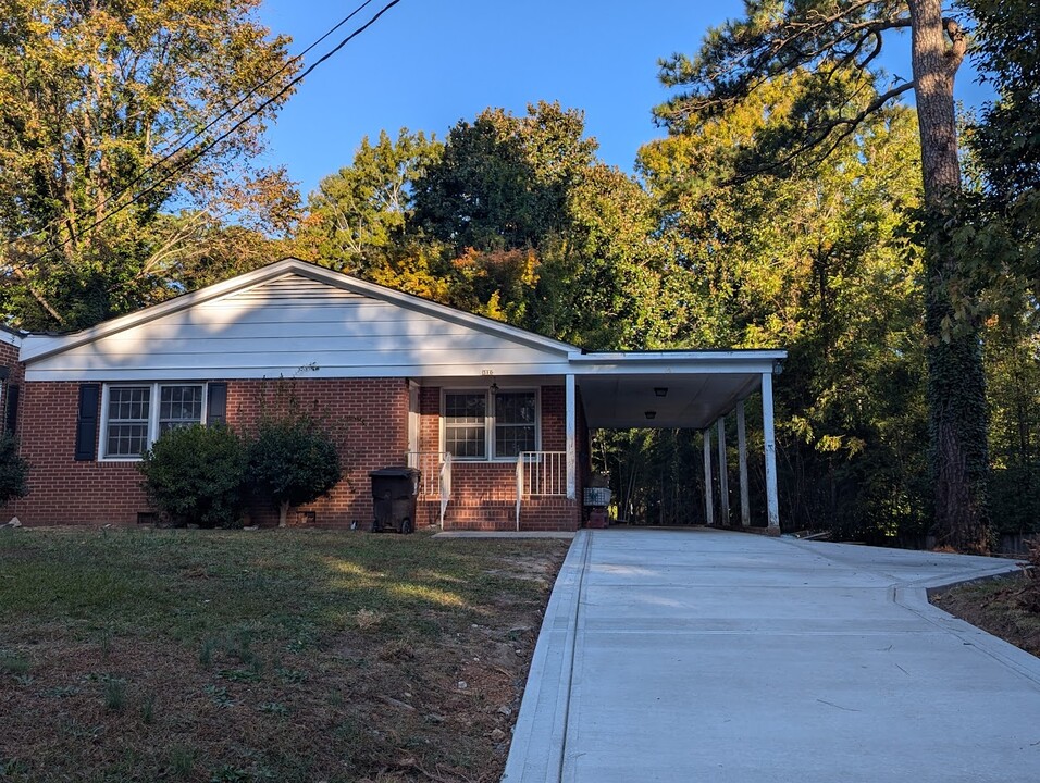 310 Bracken St in Sanford, NC - Foto de edificio