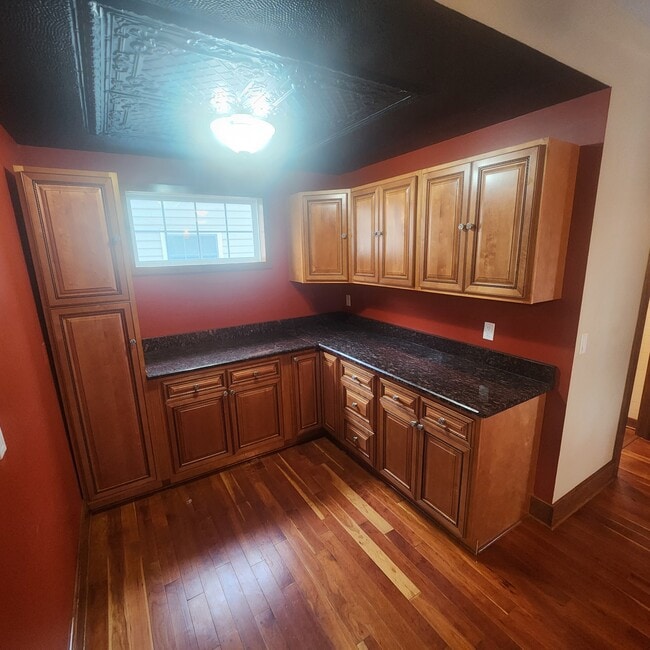 807 Starkweather Ave