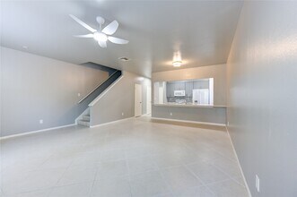 3050 Holly Hall St in Houston, TX - Building Photo - Building Photo