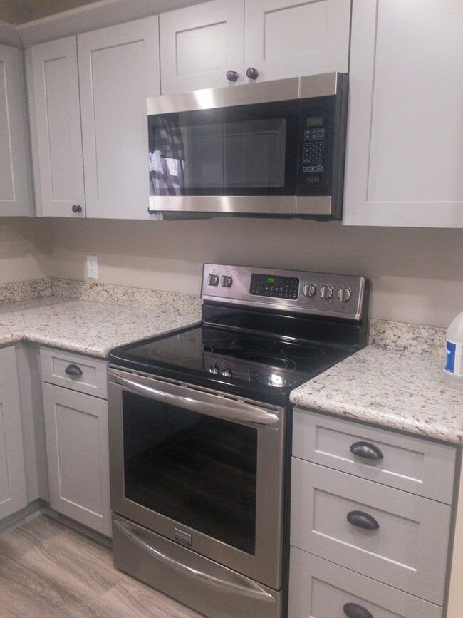 15 Mulberry Rd, Unit 15