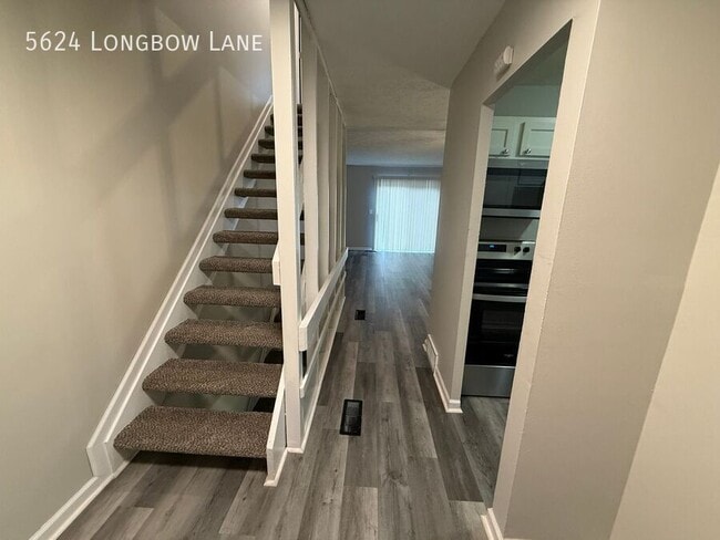 property at 5624 Longbow Ln