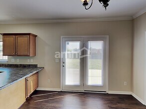 2002 Fiona Way in Spring Hill, TN - Foto de edificio - Building Photo