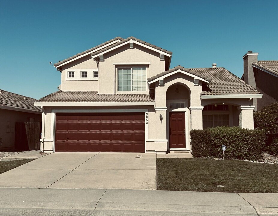 9053 Devon Crest Way in Elk Grove, CA - Building Photo