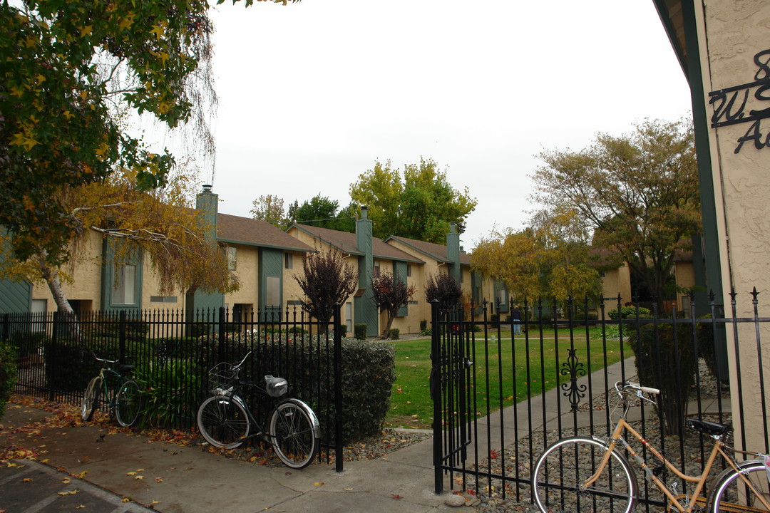 803 W 2nd Ave in Chico, CA - Building Photo