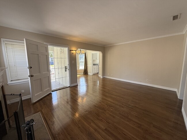 property at 3111 Jeffries Ave