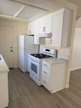 11th Street Townhomes in Imperial Beach, CA - Foto de edificio - Building Photo