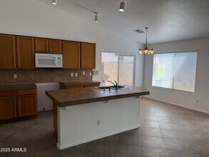 1319 W Michelle Dr in Phoenix, AZ - Building Photo - Building Photo