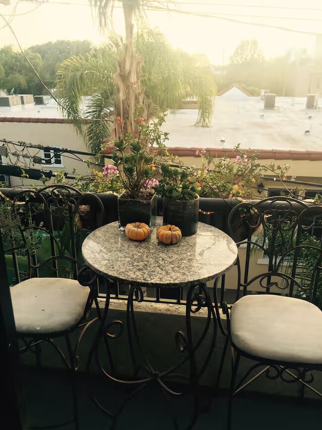 901 N Alfred St in Los Angeles, CA - Building Photo - Building Photo