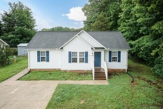 301 Manning Way in Elon, NC - Building Photo - Building Photo