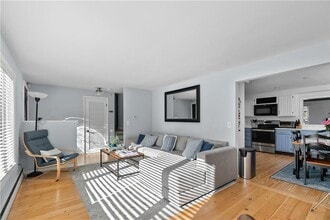 84 Birchwood Dr in North Kingstown, RI - Building Photo - Building Photo